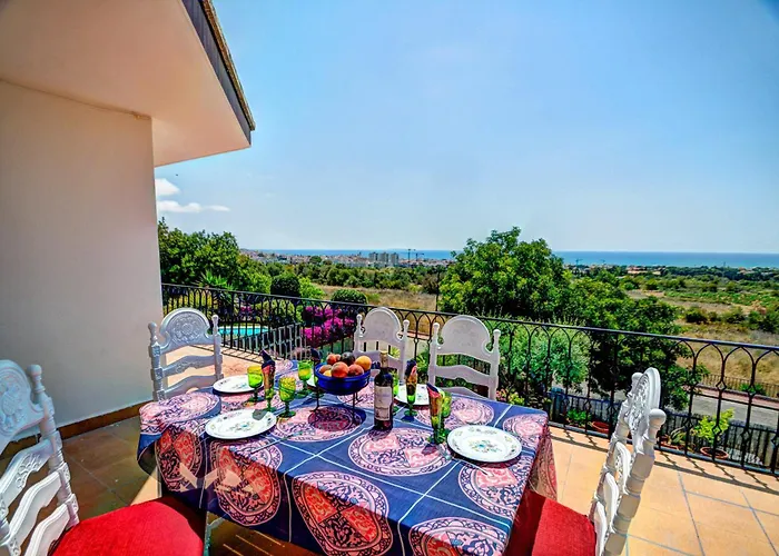 Ferran By Hello Homes סיטגס